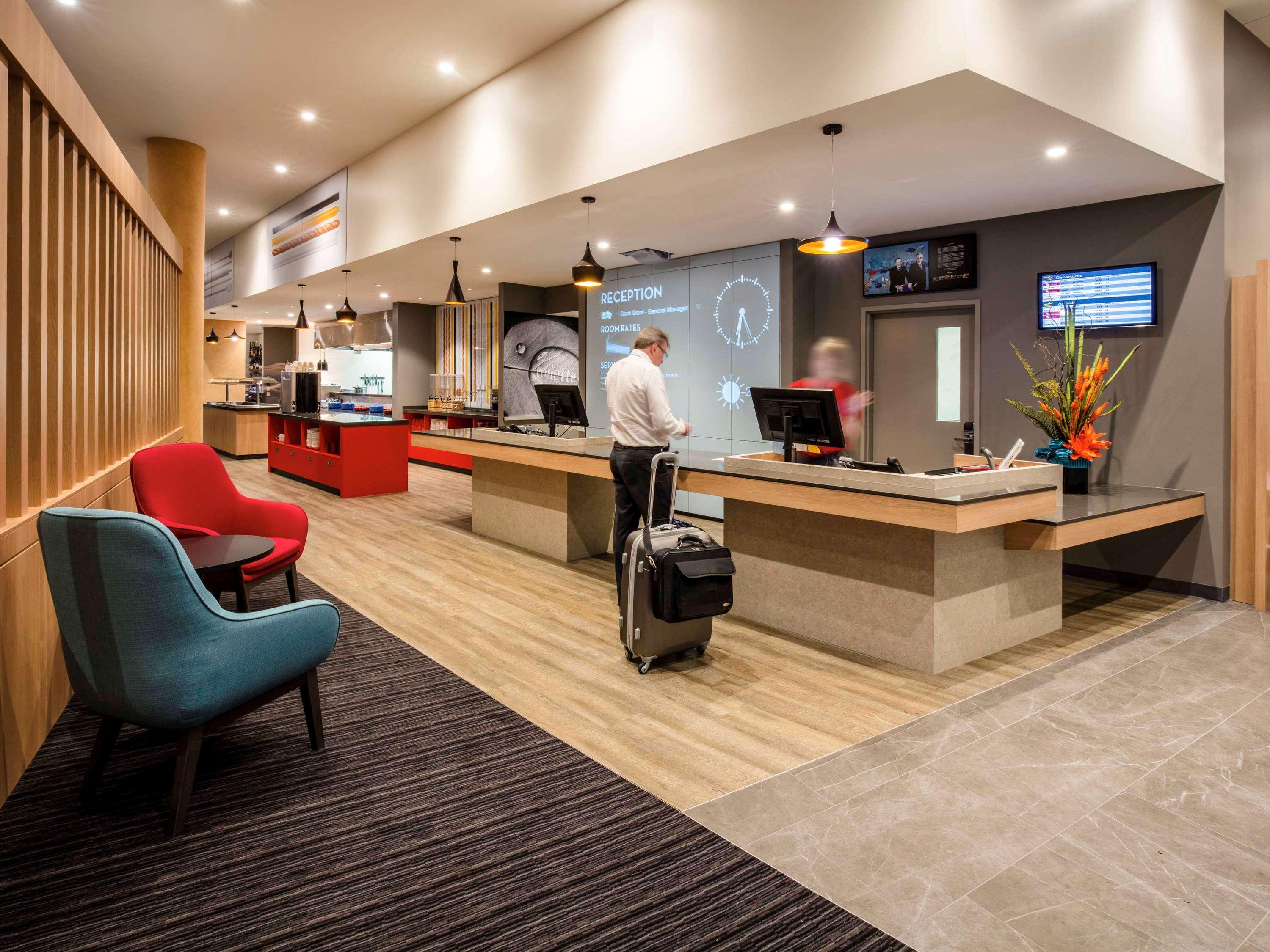 Ibis Mackay Hotel Exterior foto