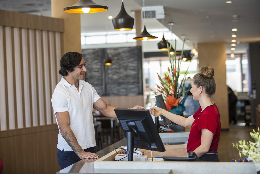 Ibis Mackay Hotel Exterior foto